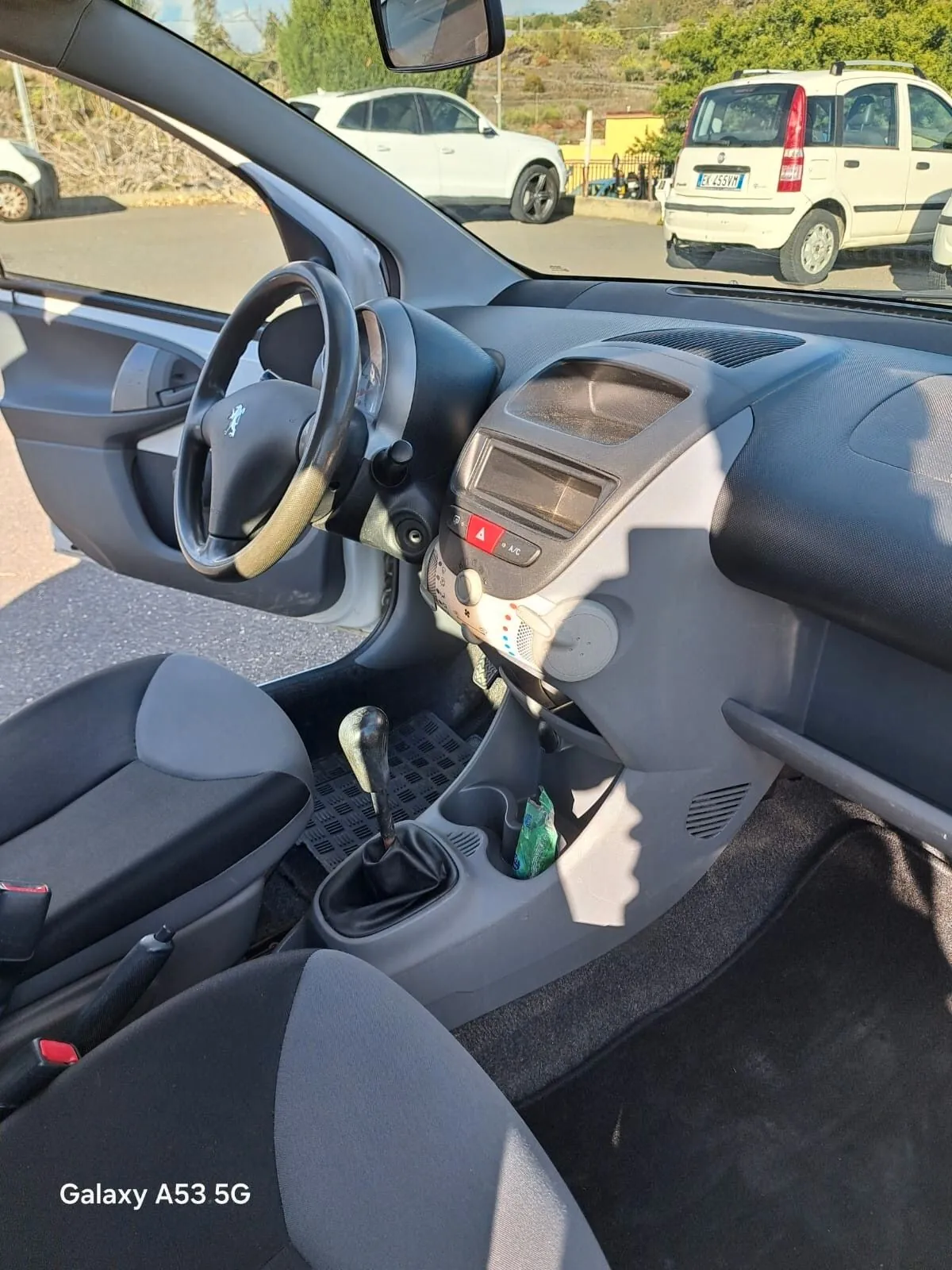 Peugeot 107 2013 photo 5