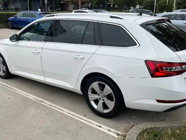 Skoda Superb Combi 2016 photo 2