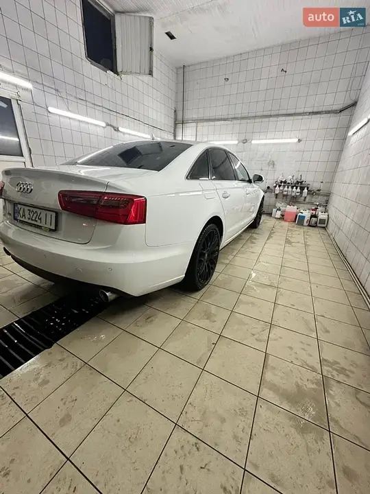 Audi A6 2012 photo 4