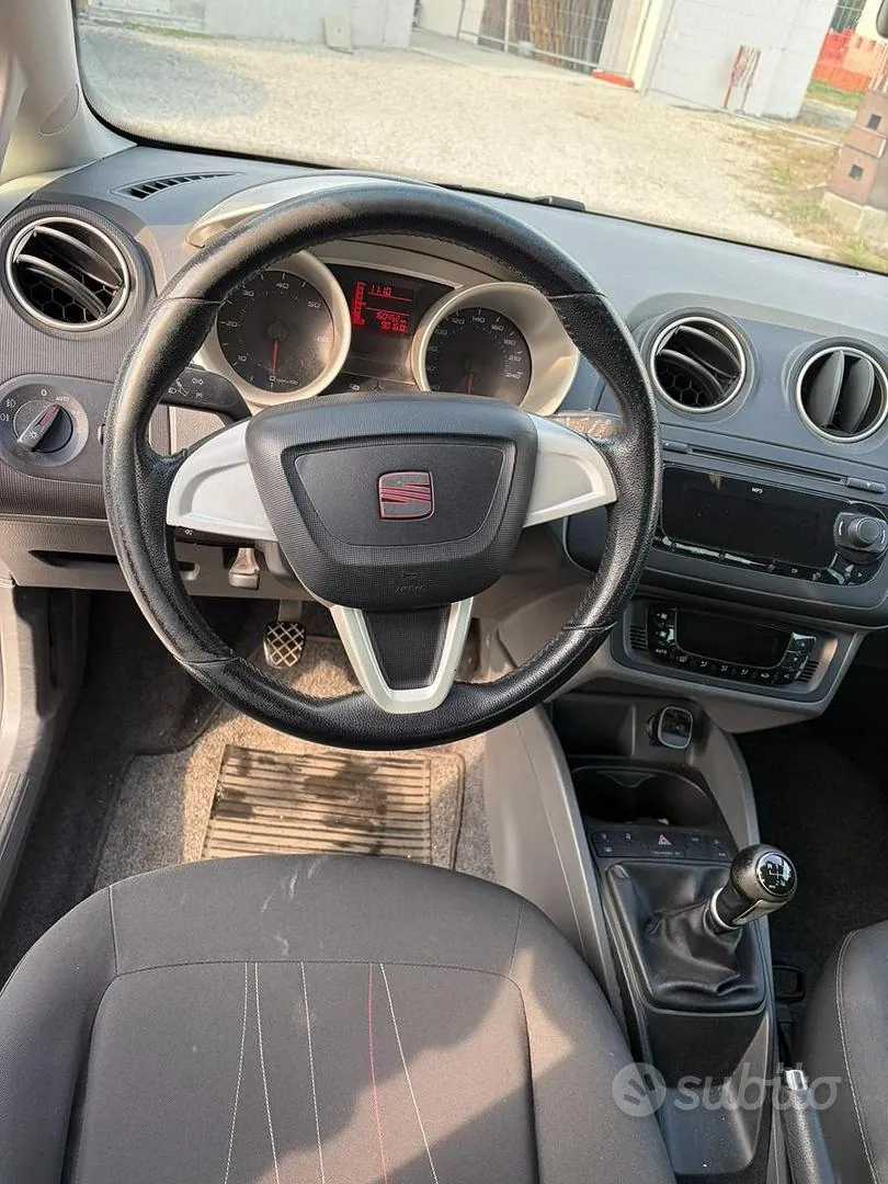 Seat Ibiza 2011 photo 5