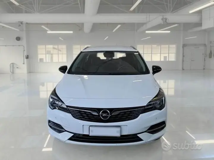 Opel Astra 2021 photo 2