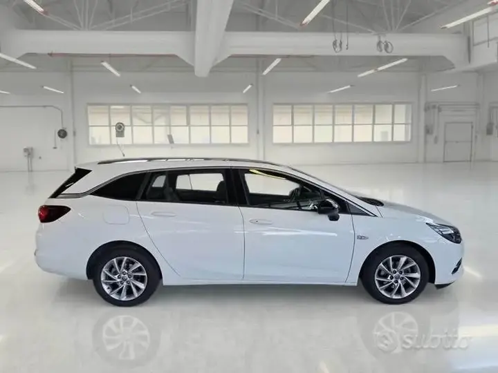 Opel Astra 2021 photo 3