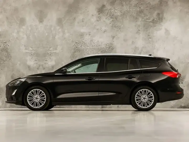 Ford Focus 2019 photo 2
