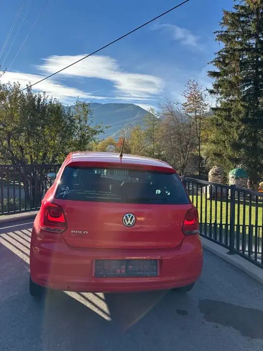 Volkswagen Polo 2011 photo 2