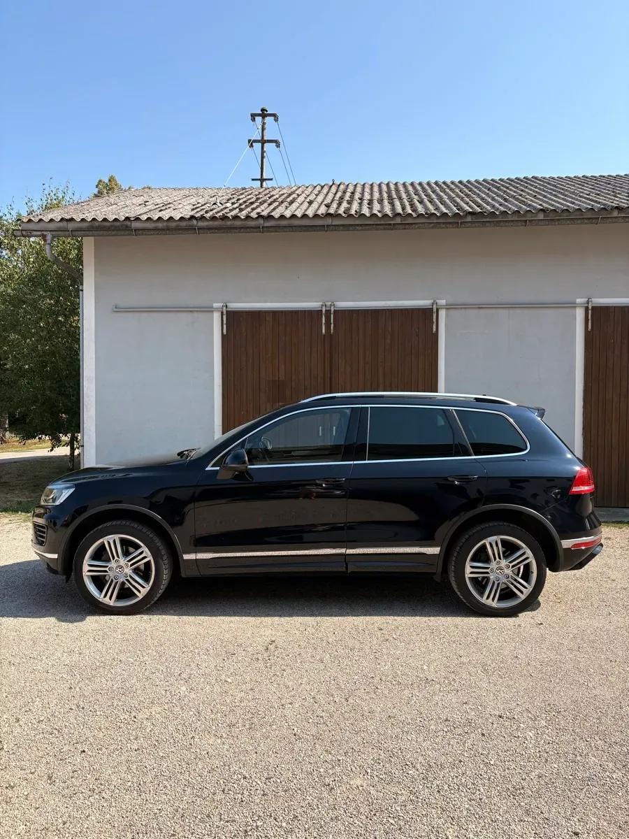Volkswagen Touareg 2016 photo 2