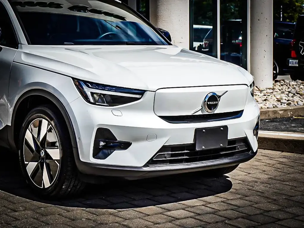 Volvo C40 2024 photo 3