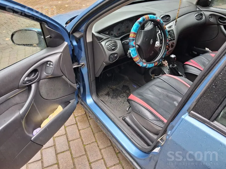 Ford Focus 2001 photo 3