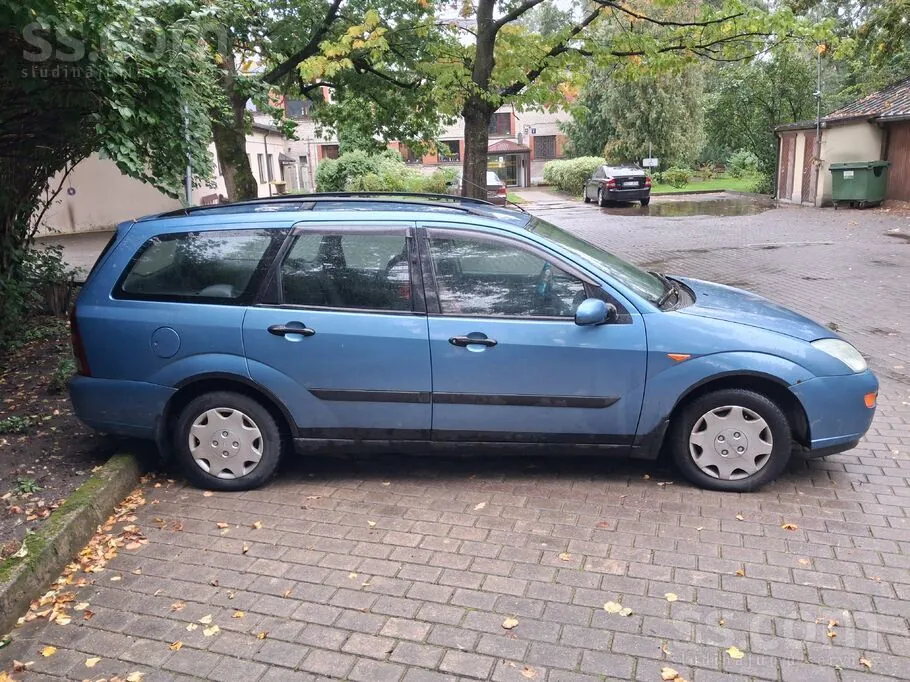 Ford Focus 2001 photo 4