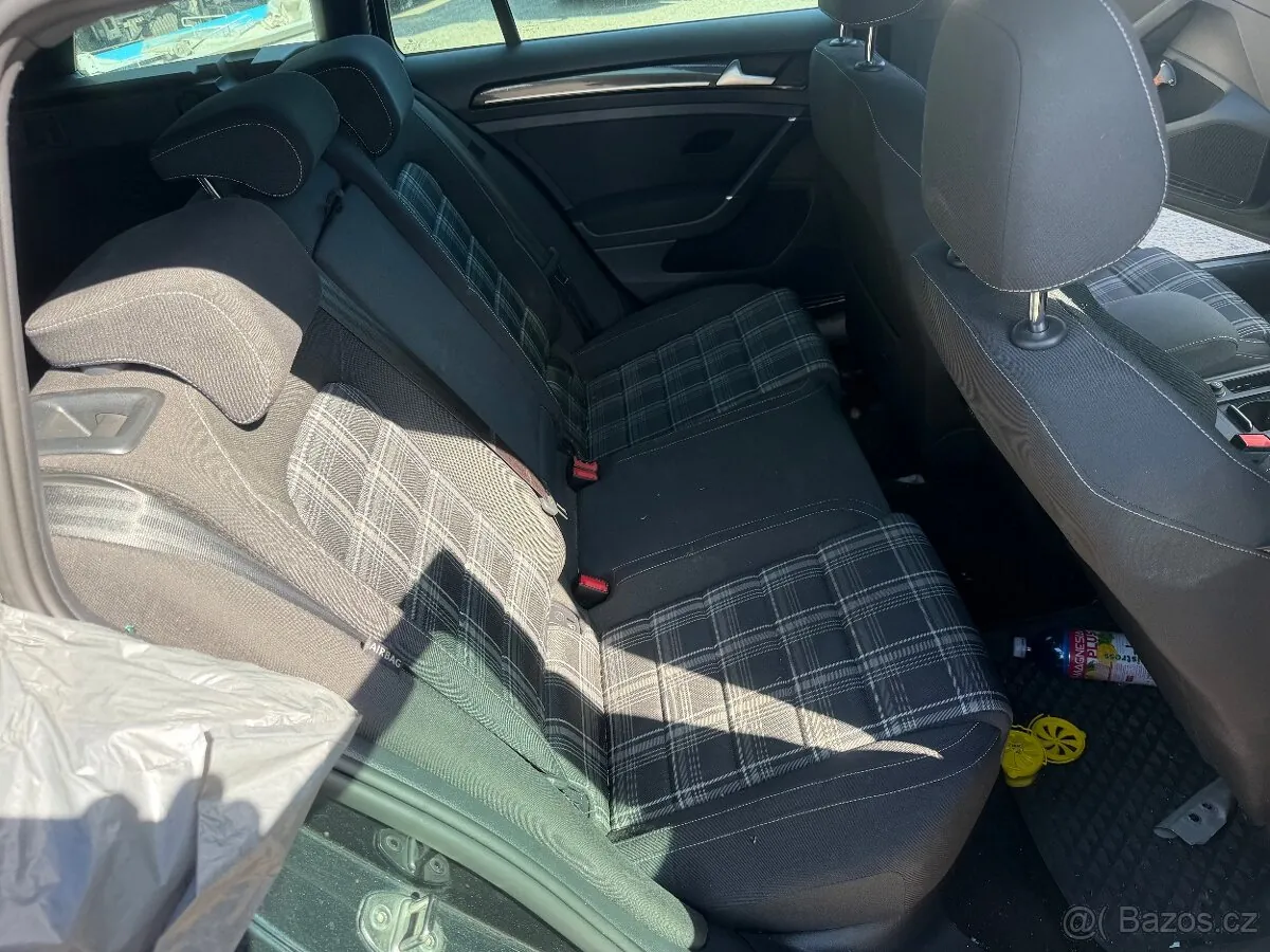 Volkswagen Golf photo 2