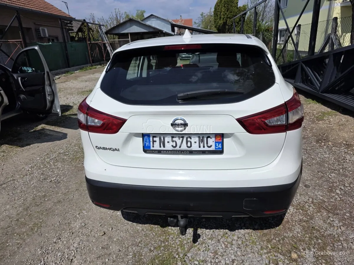 Nissan Qashqai 2015 photo 2