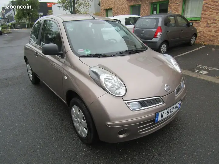 Nissan Micra 2010 photo 3