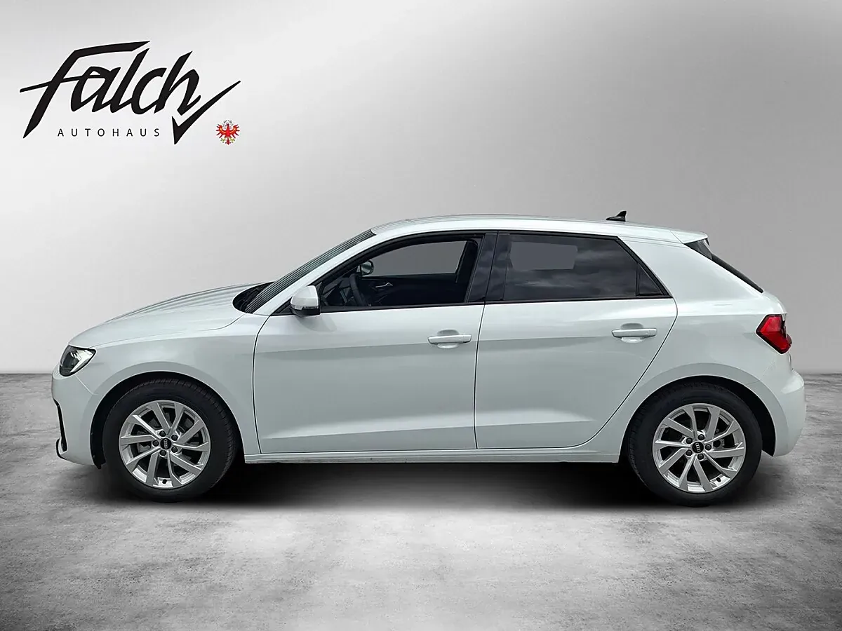 Audi A1 2025 photo 2