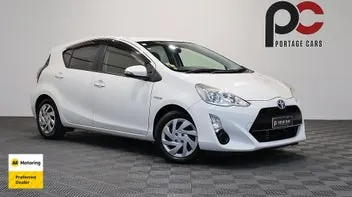 Toyota Aqua 2015 photo 2