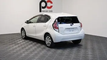 Toyota Aqua 2015 photo 5