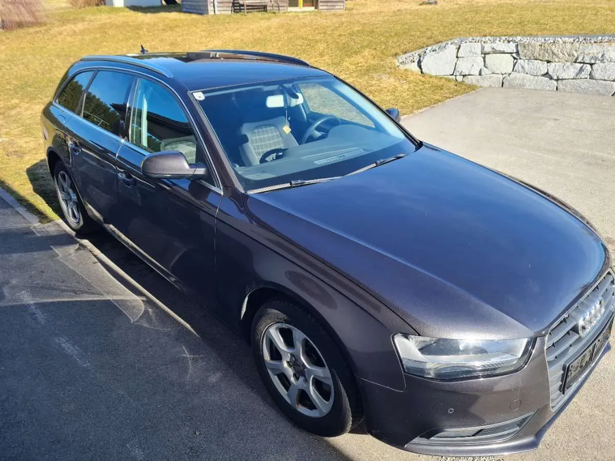 Audi A4 2012 photo 3