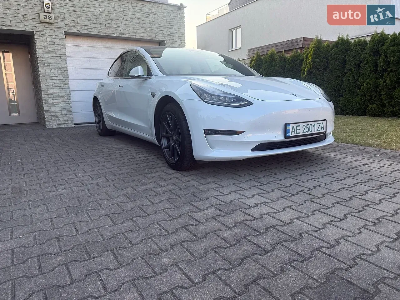 Tesla Model 3 2019 photo 3