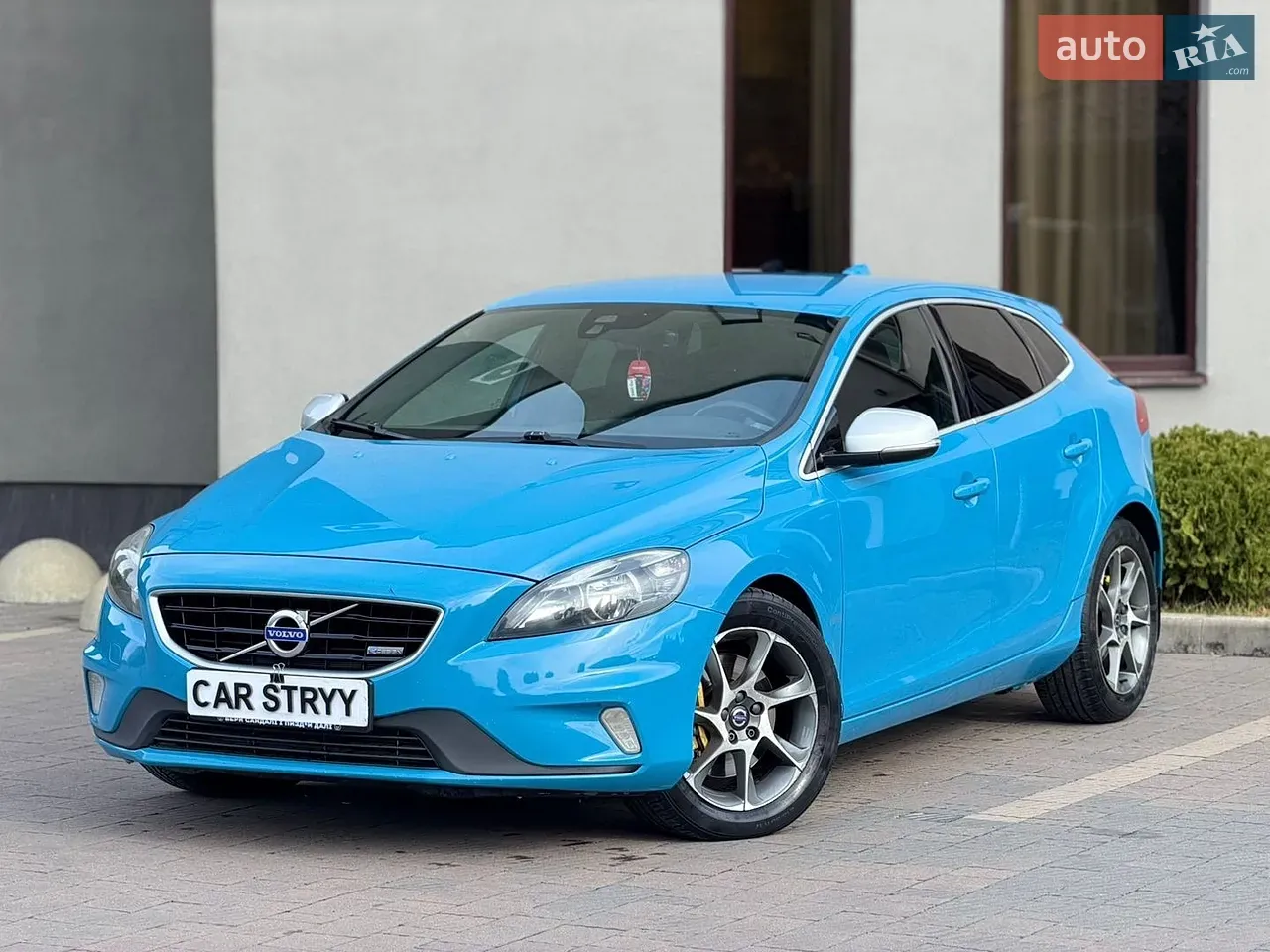 Volvo V40