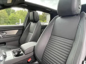 Land Rover Discovery Sport 2025 photo 3