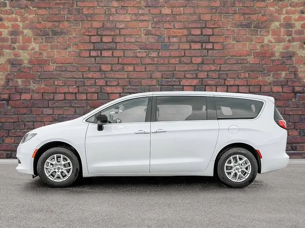Chrysler Grand Caravan 2026 photo 3