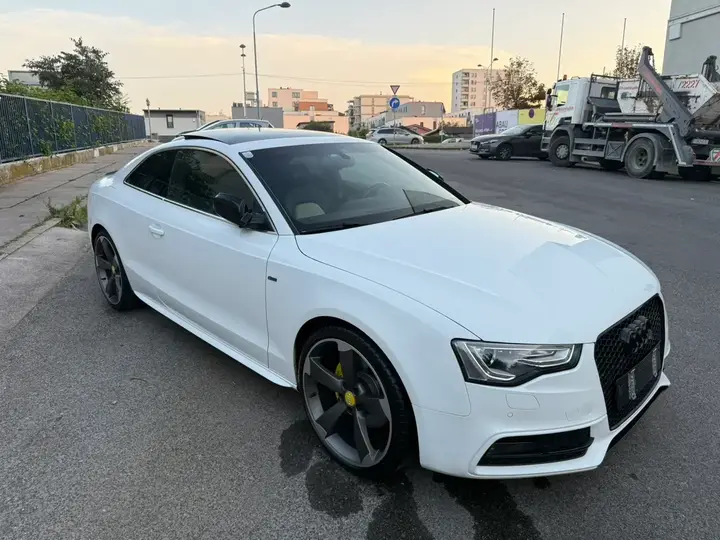 Audi A5 2012 photo 3