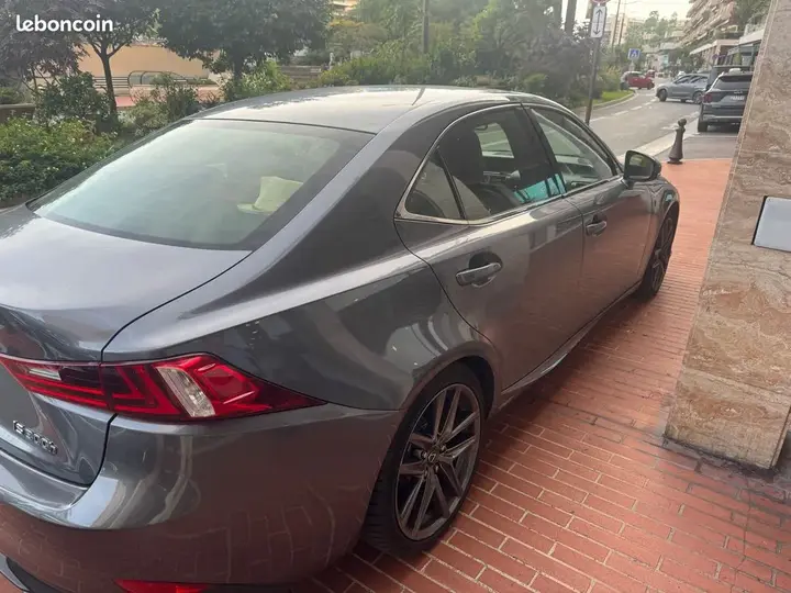 Lexus Is 2014 photo 2
