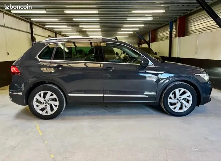 Volkswagen Tiguan 2023 photo 2