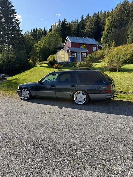 Mercedes-Benz 300 Td 1994 photo 4