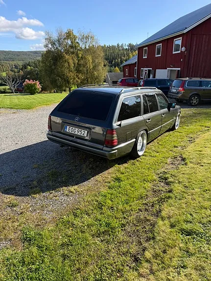 Mercedes-Benz 300 Td 1994 photo 3