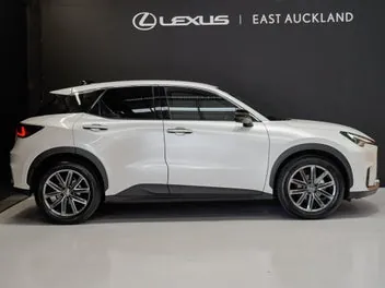 Lexus Lbx 2025 photo 3