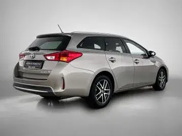 Toyota Auris 2015 photo 2