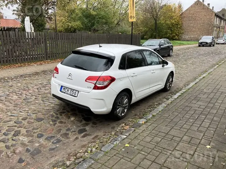 Citroen C4 2012 photo 3
