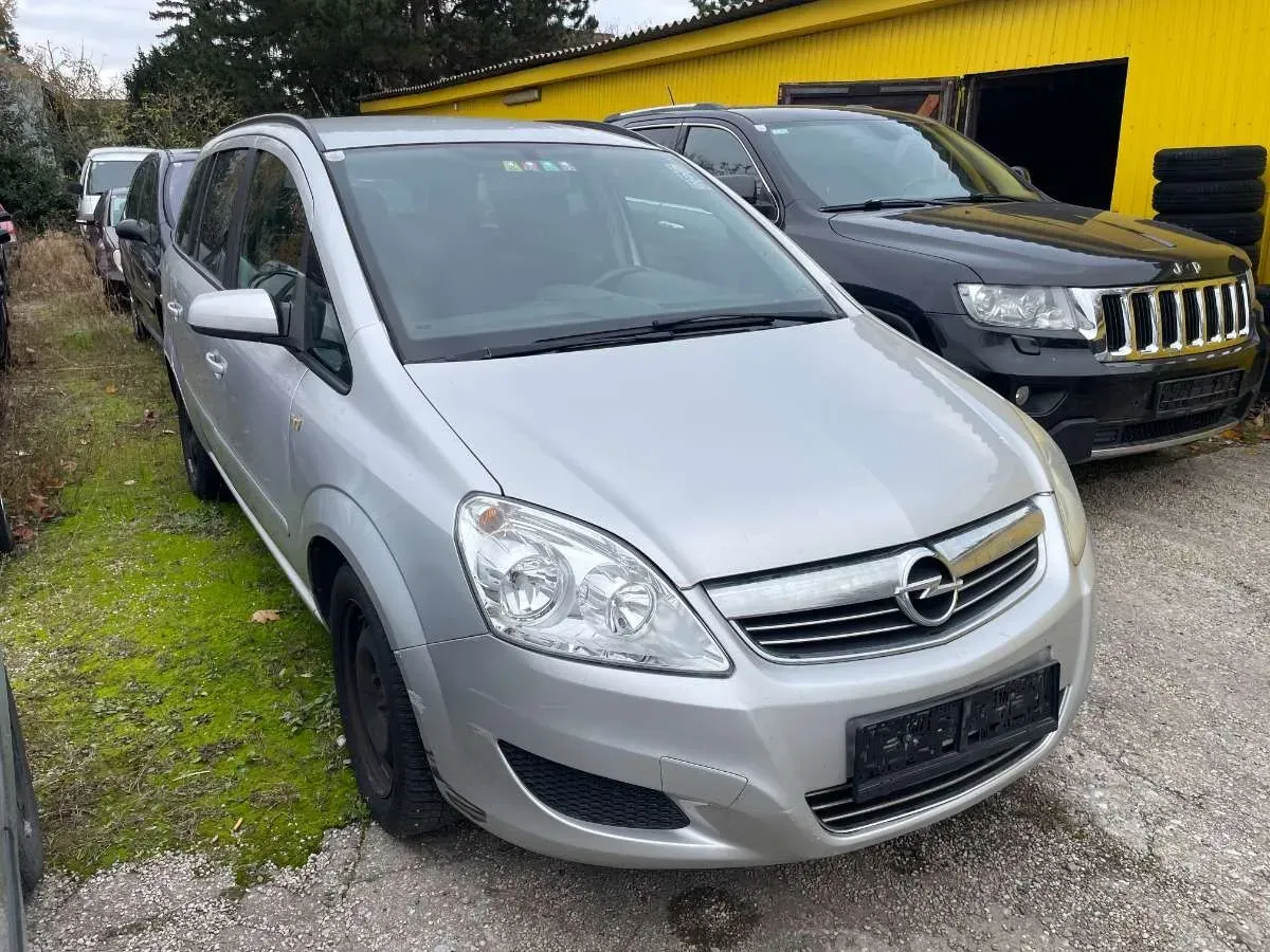 Opel Zafira 2009 photo 2