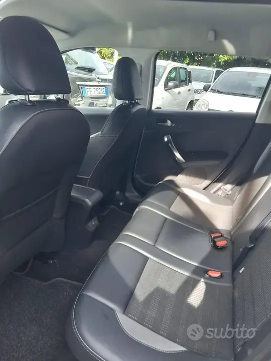 Peugeot 2008 2017 photo 5