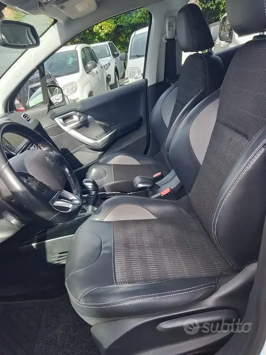 Peugeot 2008 2017 photo 2