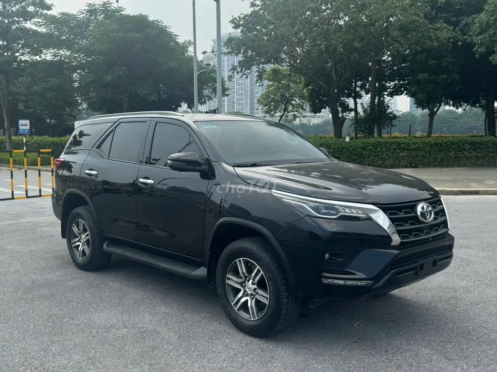 Toyota Fortuner 2022 photo 2