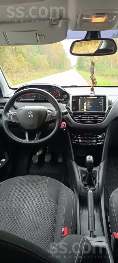 Peugeot 208 2013 photo 4