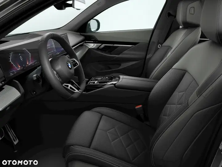 BMW 5 Series 2024 photo 5