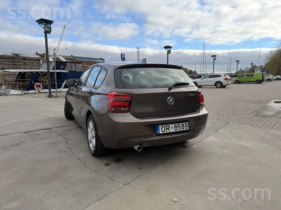 BMW 118 2012 photo 3