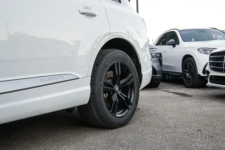 Audi Q7 2019 photo 3