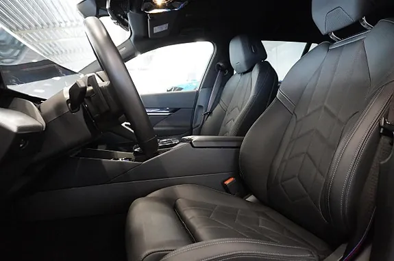 BMW 530E 2026 photo 4