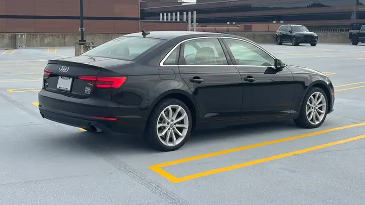 Audi A4 2017 photo 2