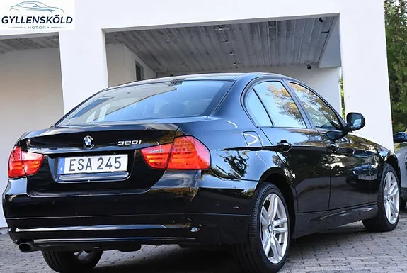 BMW 320I 2011 photo 4