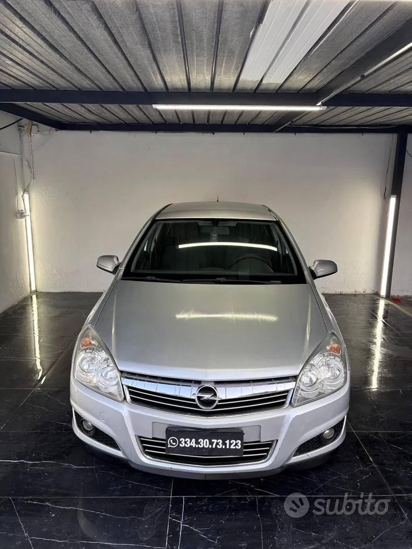 Opel Astra 2009 photo 3