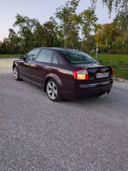 Audi A4 2001 photo 2