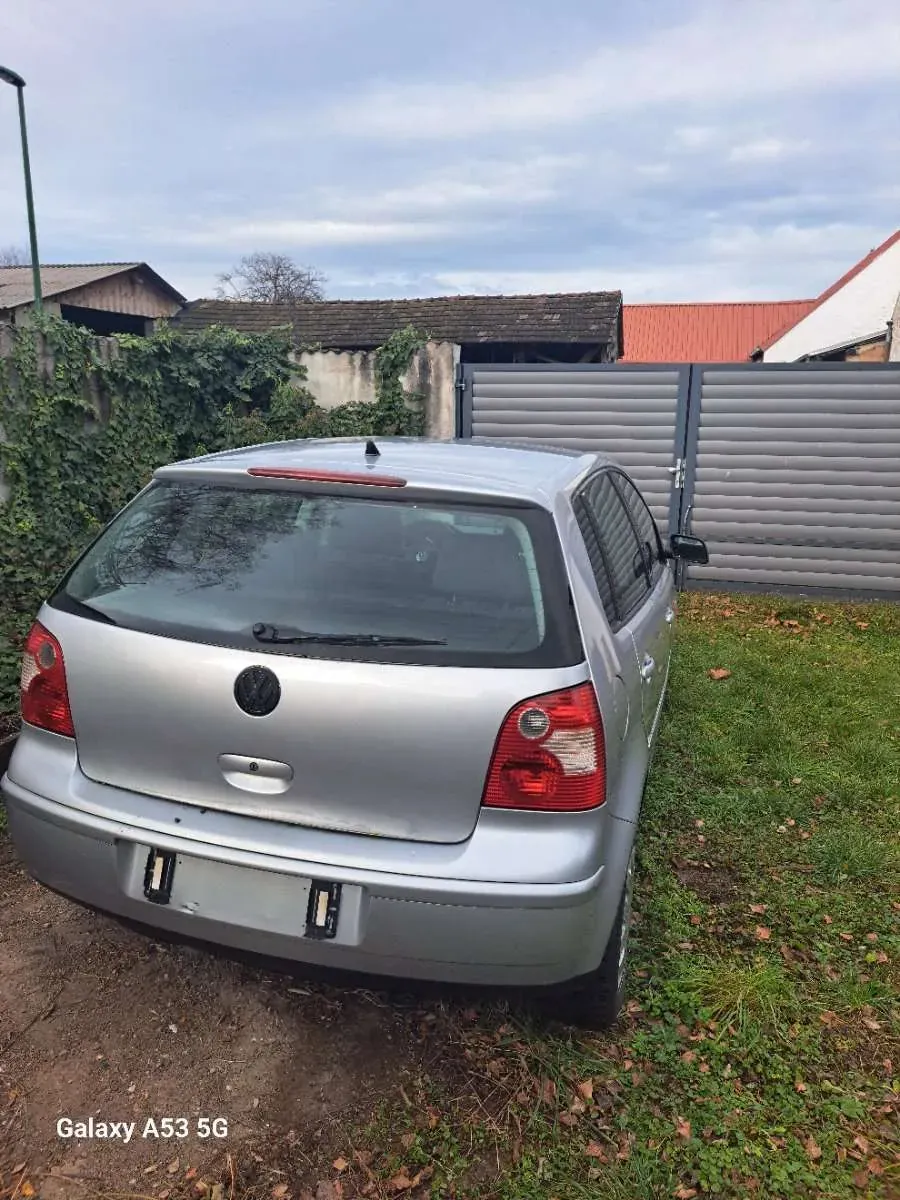 Volkswagen Polo 2002 photo 2