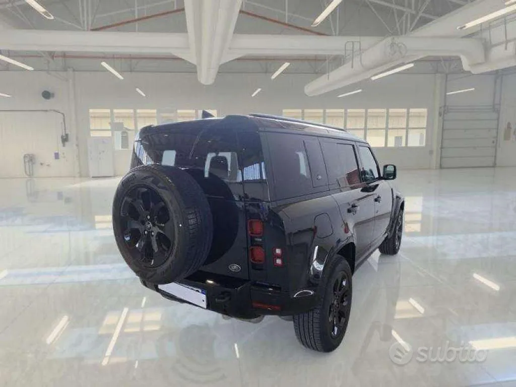 Land Rover Defender 2022 photo 2