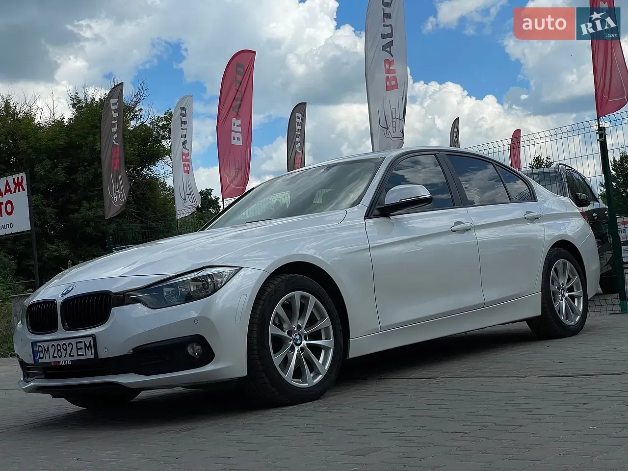 BMW 3 Series 2017 photo 2