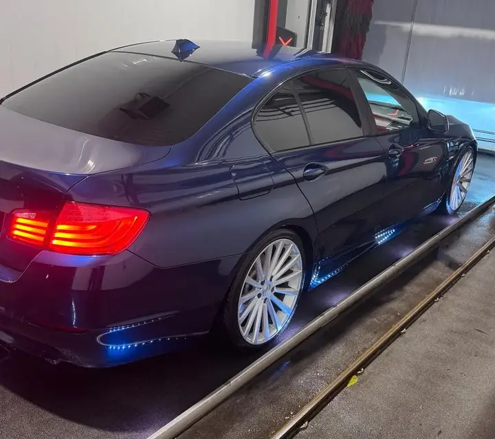 BMW 523I