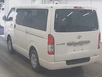 Toyota Hiace 2018 photo 3