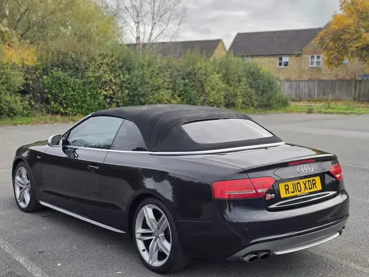 Audi S5 2010 photo 5